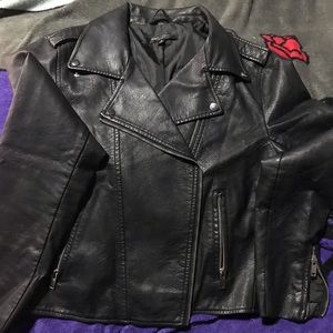 Romeo + Juliet faux leather moto jacket women’s size Medium